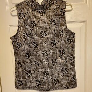 Ricki's Sleeveless  Crew Neck  Black and White Top  Size Medium